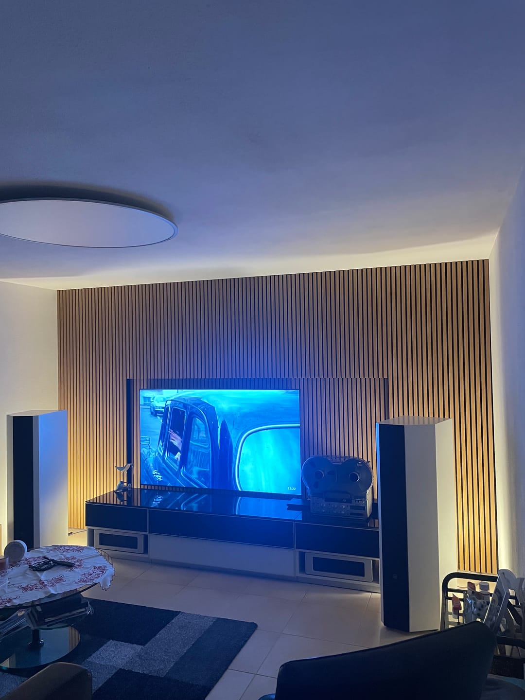 Customer photo review of Akustikpaneele Rustikale Eiche - 300 cm x 60 cm