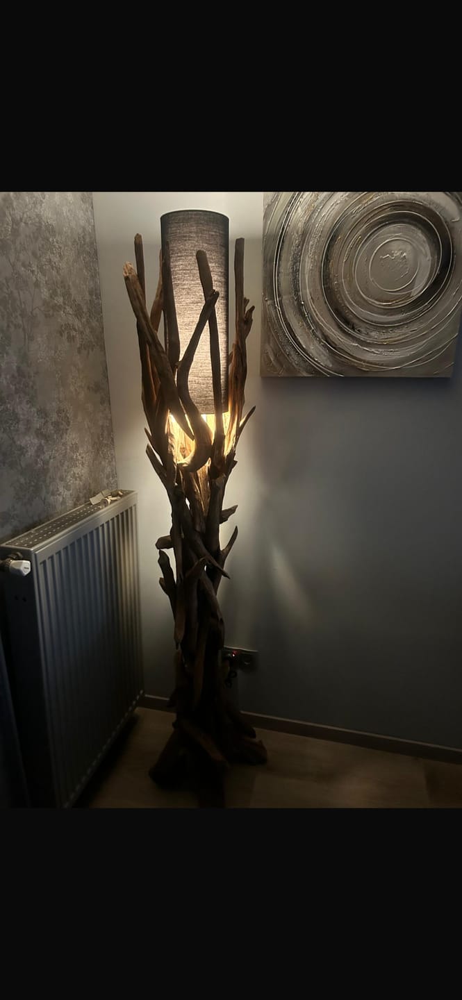 Customer photo review of Treibholz Stehlampe VILLA Lampenschirm Schwarz