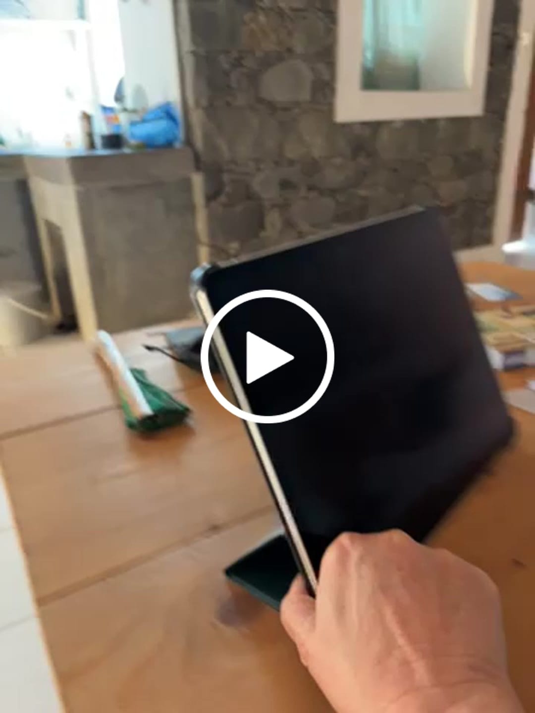 Customer video review of iPad Pro 12.9 - Tri-fold Smart Case