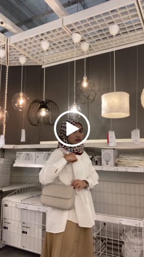 Customer video review of Monogram Square (Burgundy)