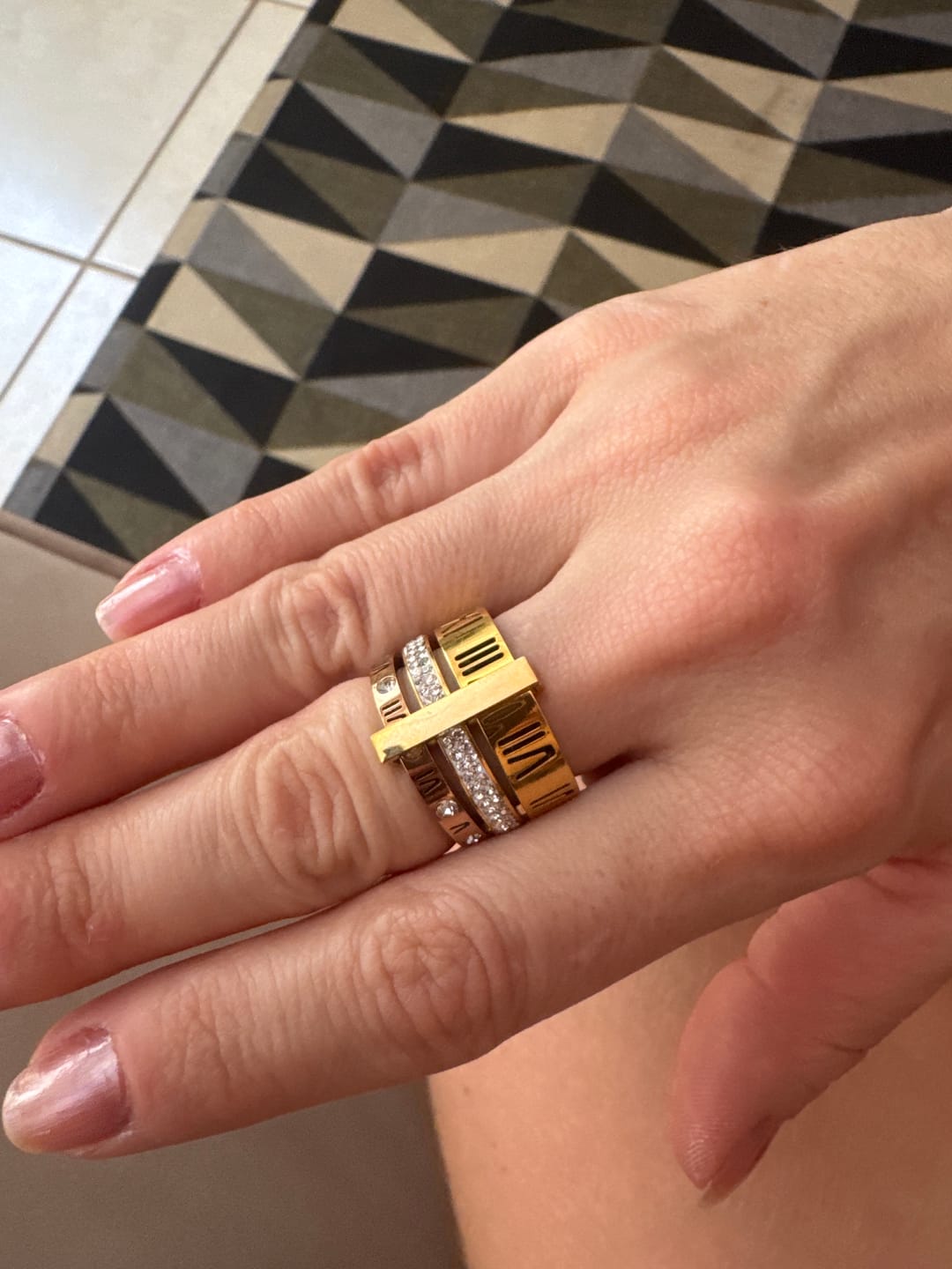 Customer photo review of Anel Triplo Momentos Banhado em Ouro 18k