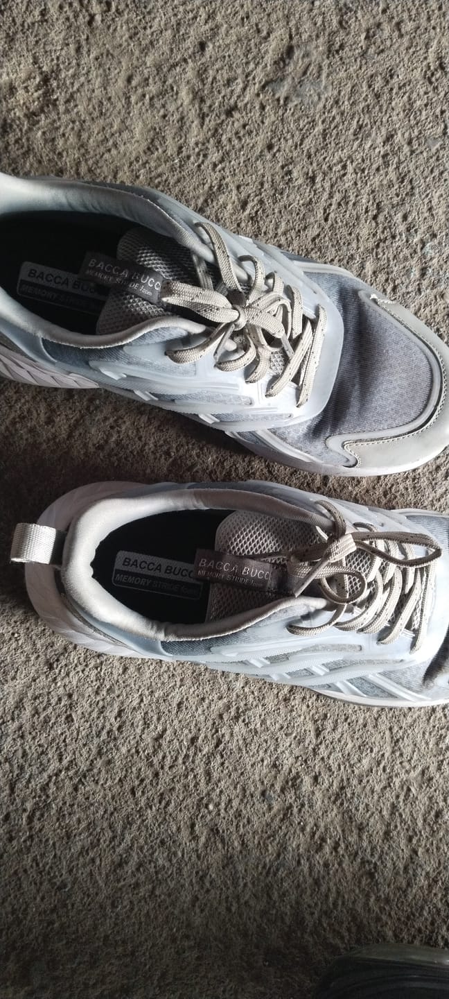Customer photo review of Bacca Bucci HELIX Men's Low-Top Casual Athleisure Shoes