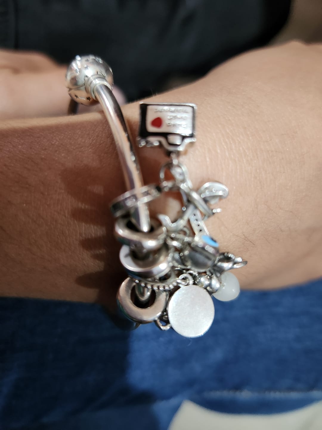 Customer photo review of Charm Luciernaga Evangeline "Iluminas Mi Vida" Fluorescente