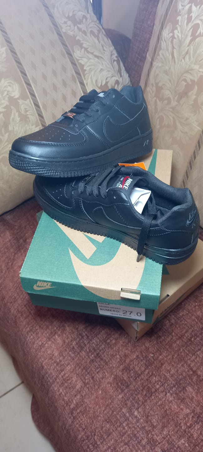 Customer photo review of Tenis 270 Negro Total