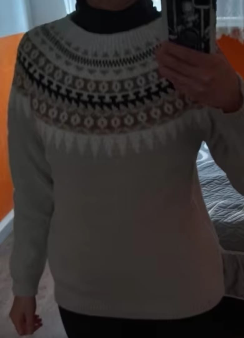 Customer photo review of Bequemer Strickpullover für Damen – CozyKnit