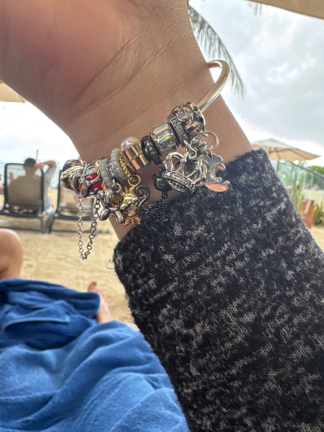 Customer photo review of Pulsera Esfera de Amor y Corazon