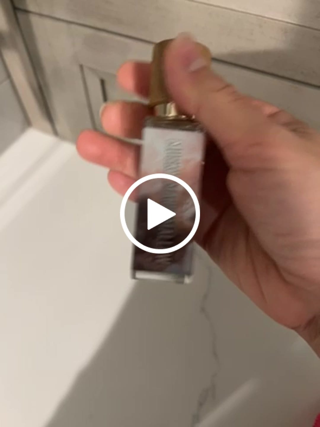 Customer video review of Musky Marshmallow