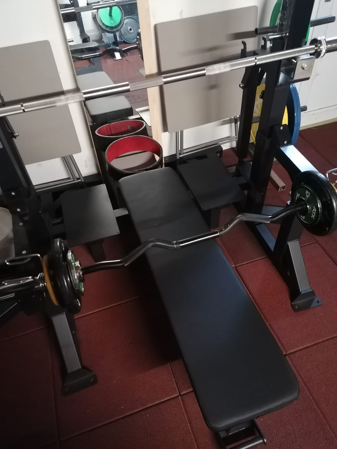 Customer photo review of Riot EZ Curl Bar, 12kg - Black Shaft