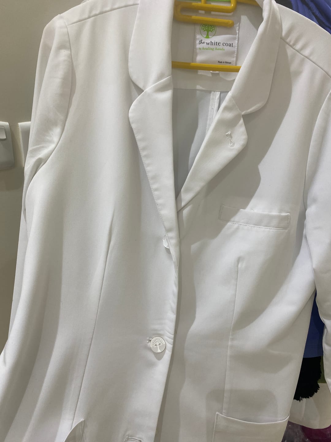 Customer photo review of لابكوت فيونا هيلنق هاندز وايت كوت