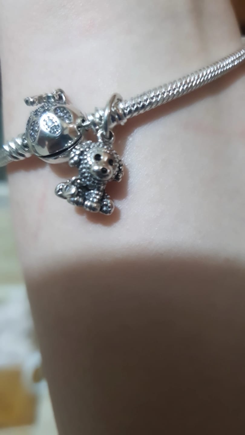 Customer photo review of Pulsera Huella de Perrito Diamantes