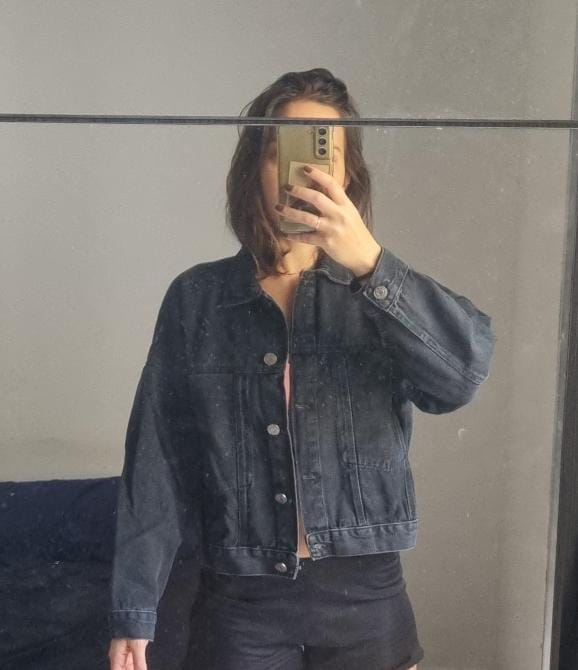 Customer photo review of Jaqueta Jeans Oversized Andiroba Preta