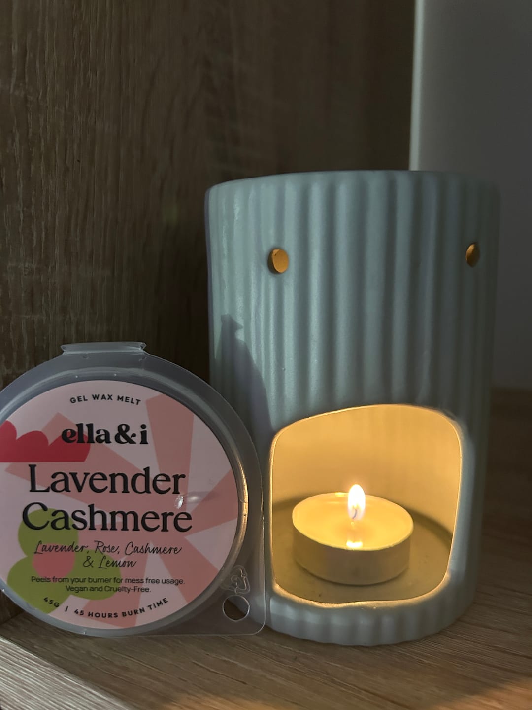 Customer photo review of Lavender Cashmere Gel Melt - 20% off fragrance of the month
