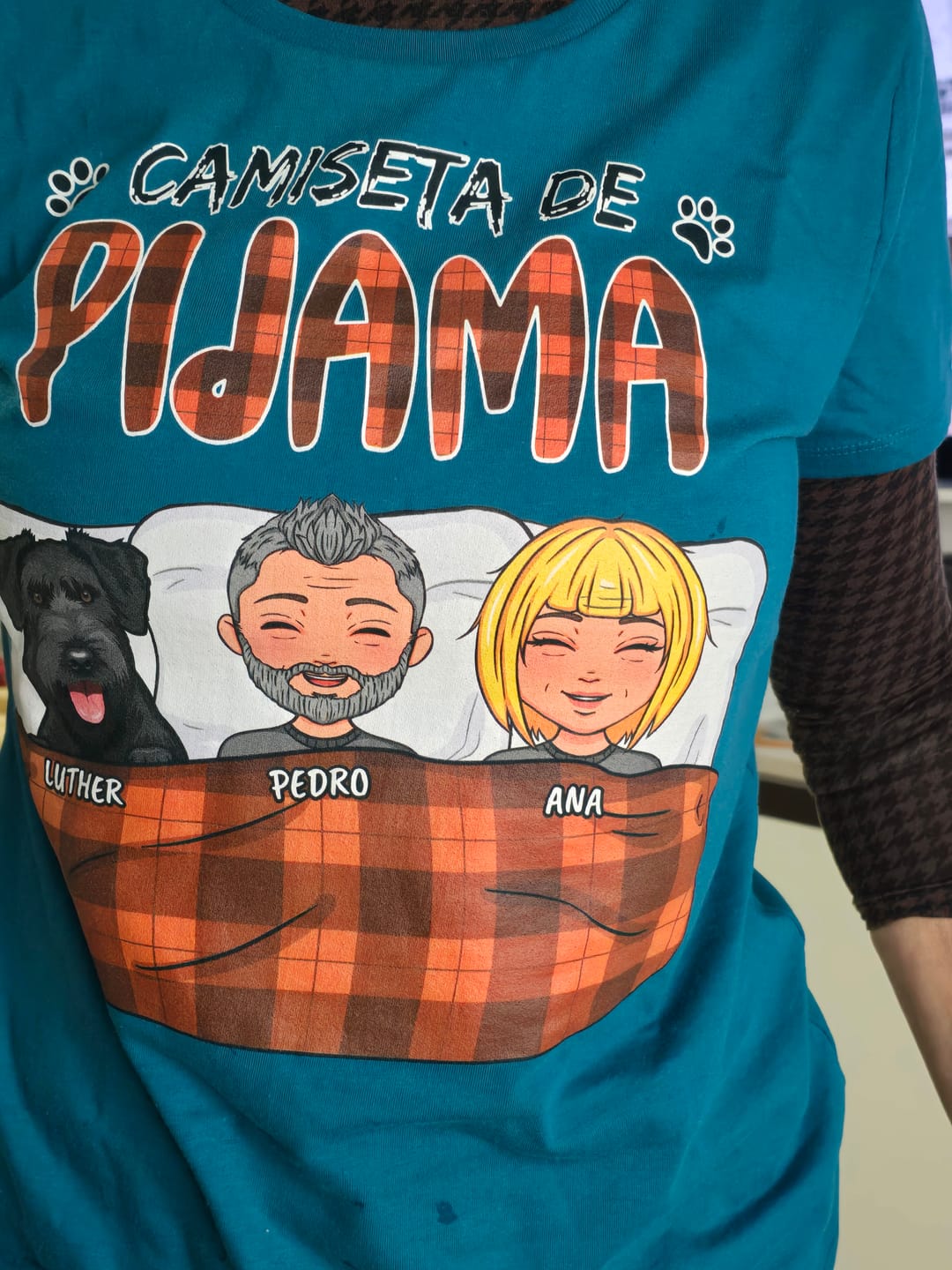 Customer photo review of Nuestra camiseta de pijama - Camiseta personalizada