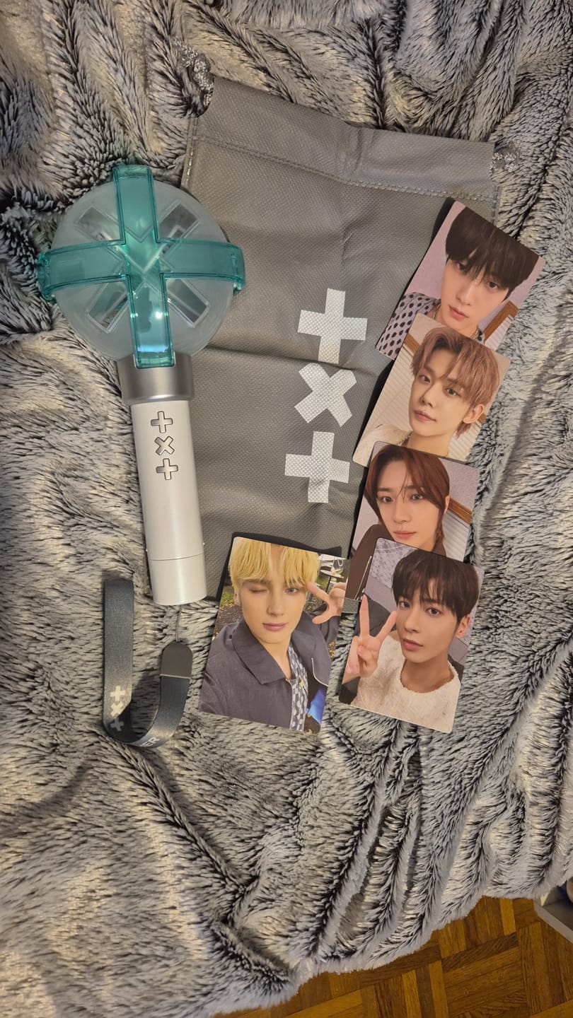 Customer photo review of TXT - OFFICIAL LIGHT STICK VER.2