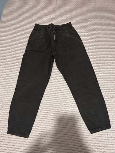 Sofia G. review of Calça Jeans Slouchy Cacau Marrom Escuro image 1 out of 1