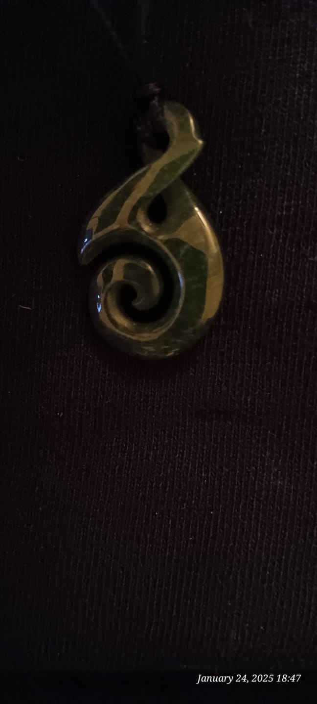 Customer photo review of Small Pikopiko Pikorua Pendant