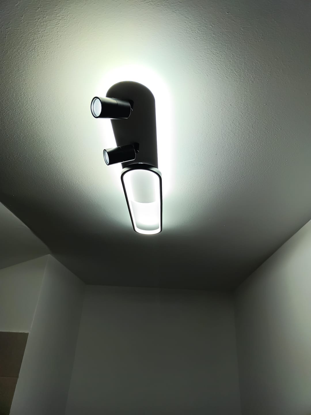 Customer photo review of Aplica LED Cu Spoturi 80cm Alb+Negru Echivalent 200W