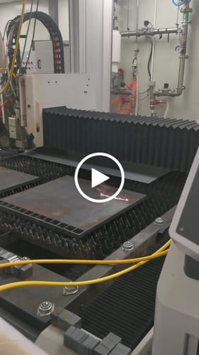 Customer video review of Cloudray 200W 300W Handheld Pulse Fiber Laser Cleaning Machine