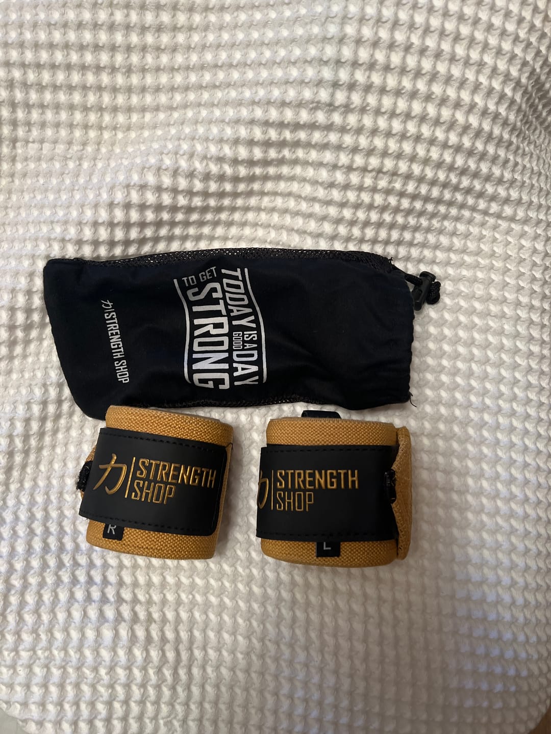 Customer photo review of Gold Wrist Wraps – Medium, 30cm/60cm or 90cm, IPF Approved