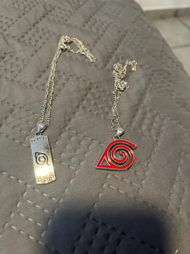 Customer photo review of HIDDEN LEAF PENDANT