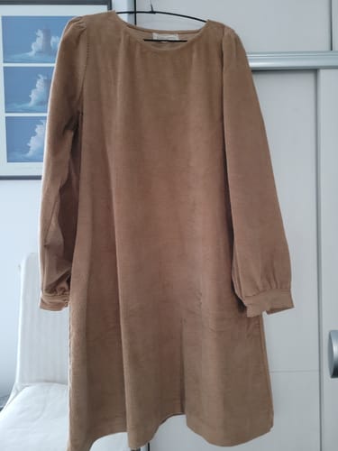 Customer photo review of Robe Rosine - velours côtelé sable