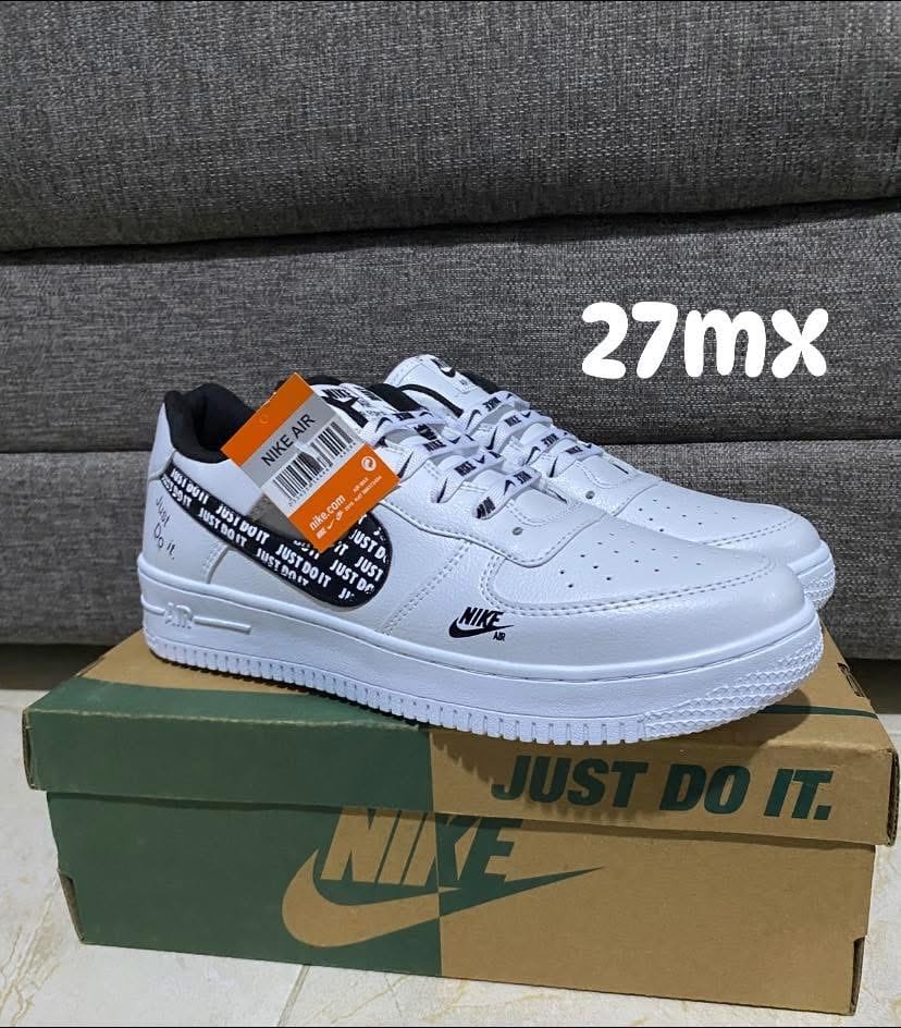 Customer photo review of Tenis 270 Blanco Negro Negro