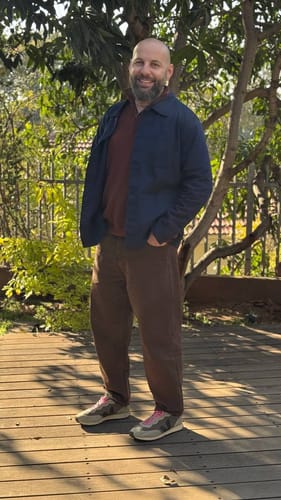 Customer photo review of ז׳קט הכרחי לוגו