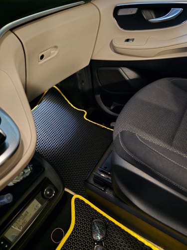 Michael Z. review of Auto Fußmatten nach Maß - Vorne image 2 out of 2