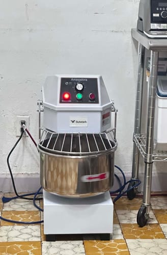 Customer photo review of Amasadora Industrial de 20 litros con Tazon de Acero Inoxidable
