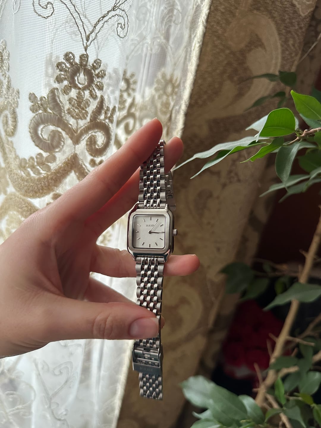 Customer photo review of Macy Silver White