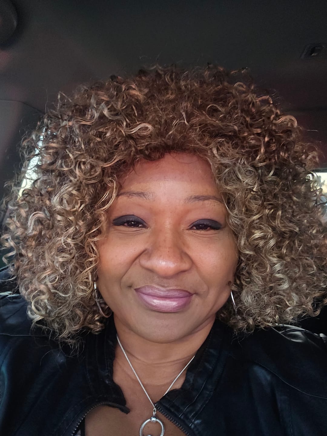 Customer photo review of Vanessa Wig SUPER DIANA
