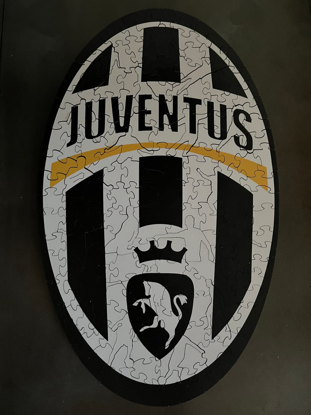 Customer photo review of Juventus FC® Retro Logo - Wooden Puzzle