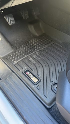 Customer photo review of Pisos Calce Perfecto Mitsubishi L200 años 2024 al 2025