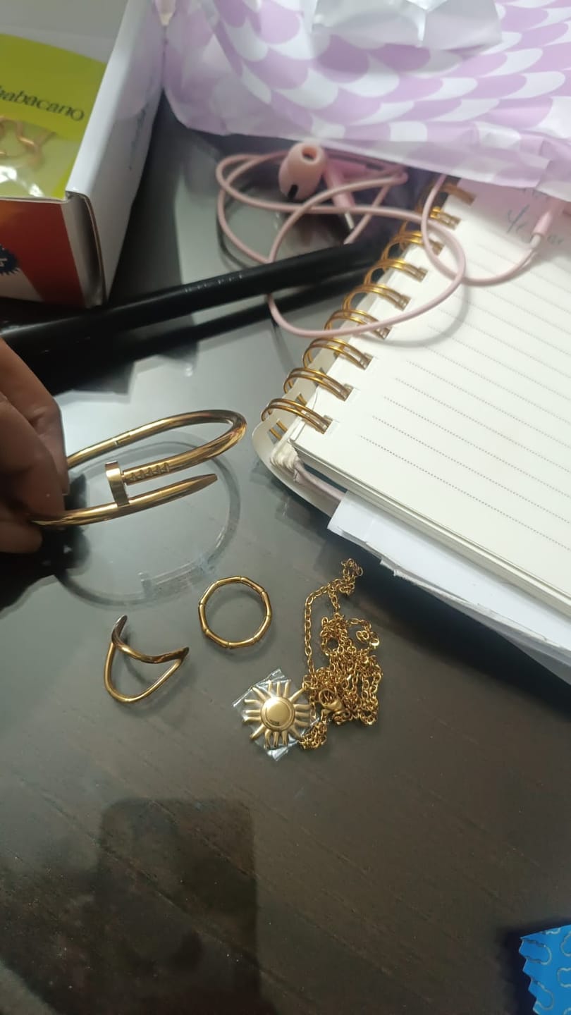 Customer photo review of Anillo Vera