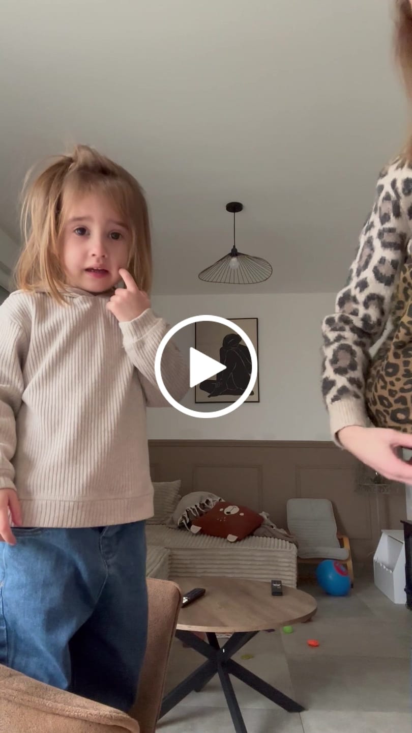 Customer video review of Porte-bébé MomSwing
