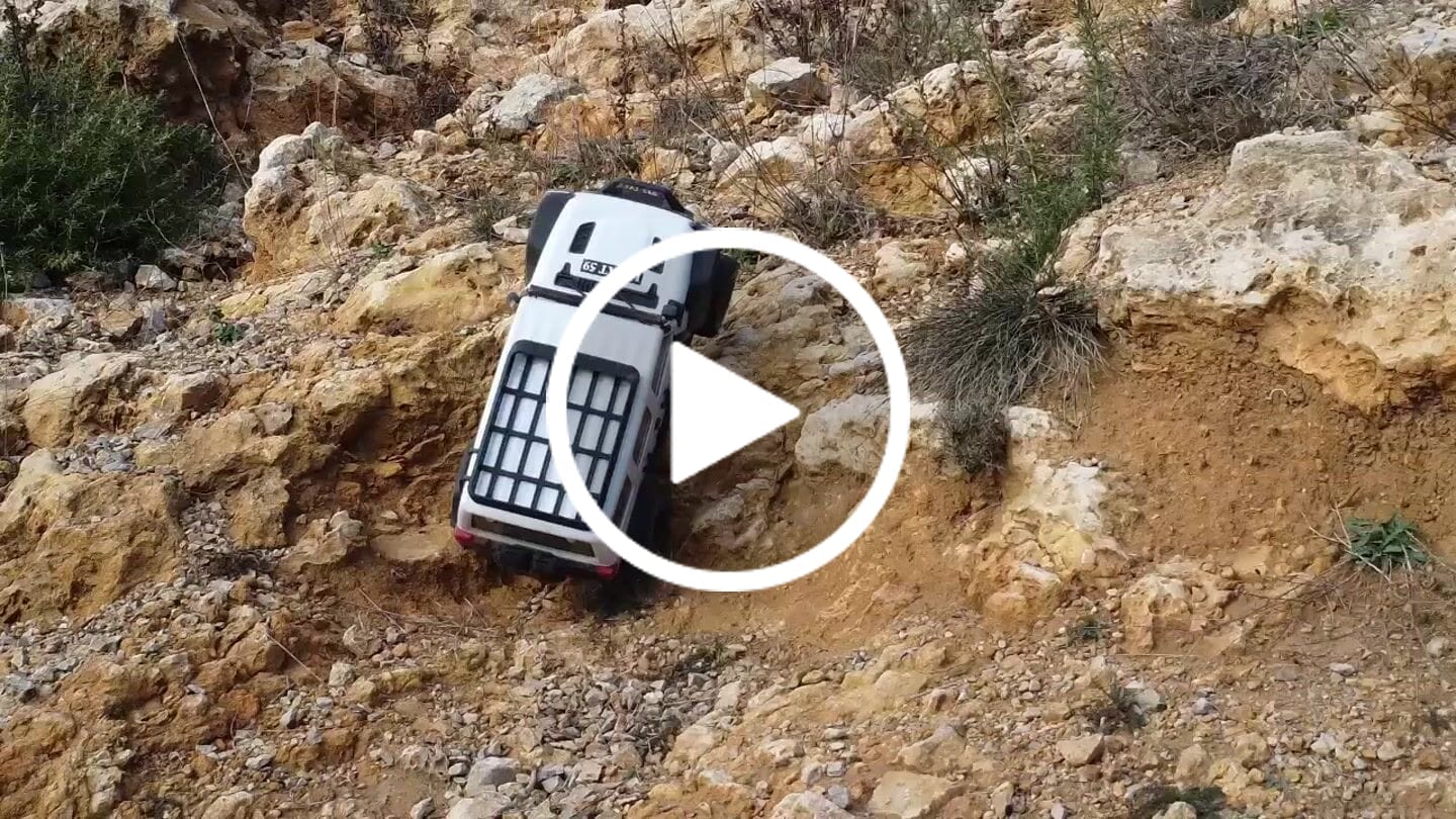 Customer video review of 1/7 Scale 4WD Brushless RC Crawler MK-07 White