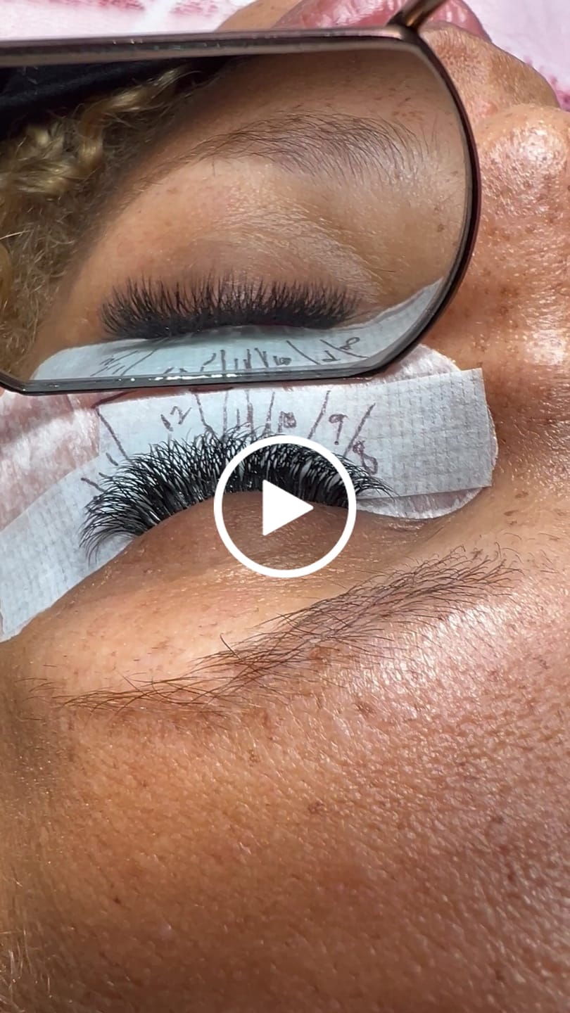 Customer video review of Mixed W Lashes (36 rows)