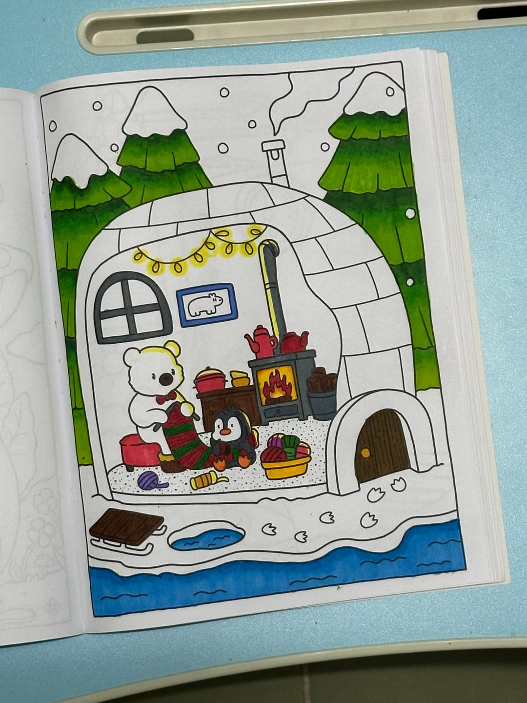 Customer photo review of Ohuhu Maui 60 Colors Dual Tips Water Based Art Markers, Brush & Fineliner