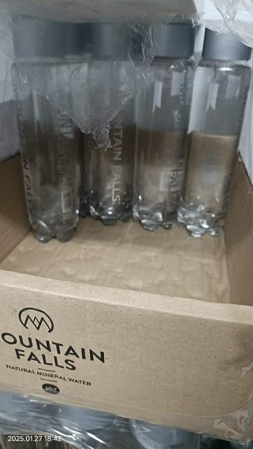 Customer photo review of 500ml Sparkling Mineral Water- Pack of 24