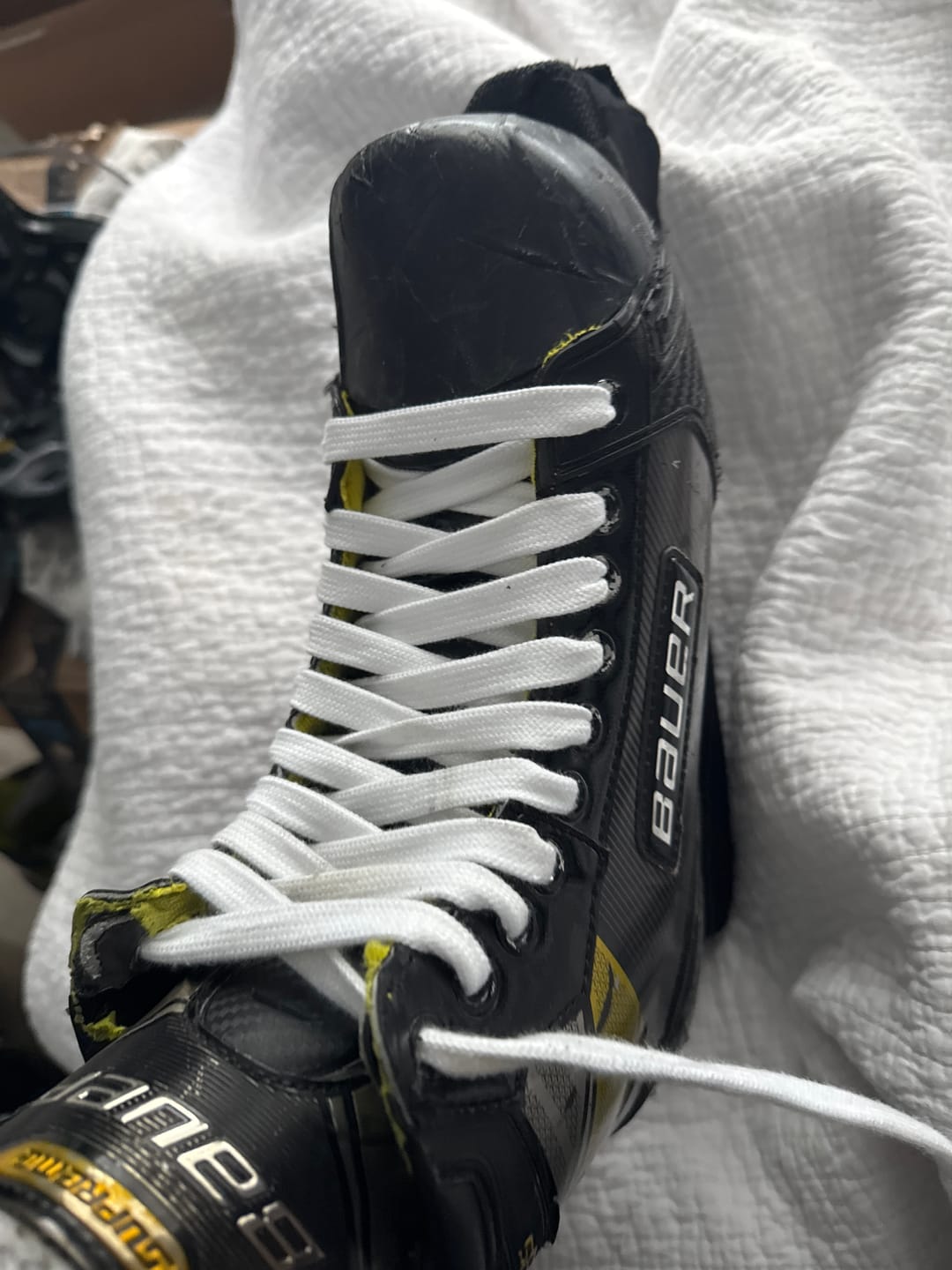 Customer photo review of WHITE NON-WAXED HOCKEY REFEREE LACES