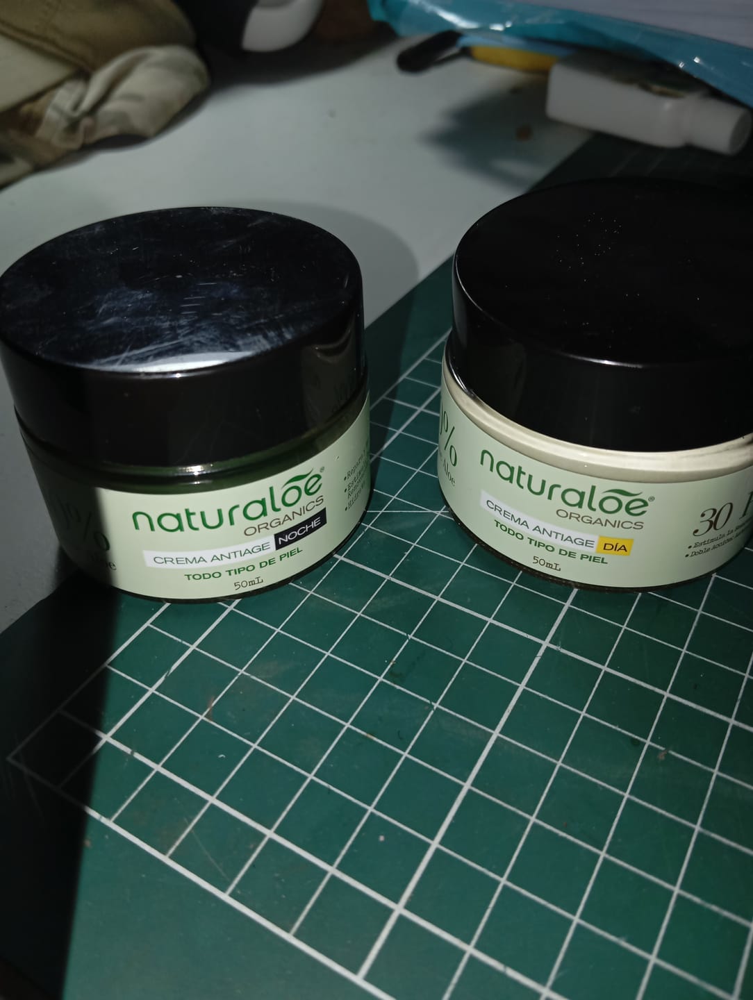 Customer photo review of Set Antiage Crema día SPF30 + Crema/Gel Noche
