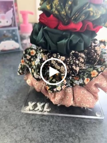 Customer video review of Scrunchie Holder
