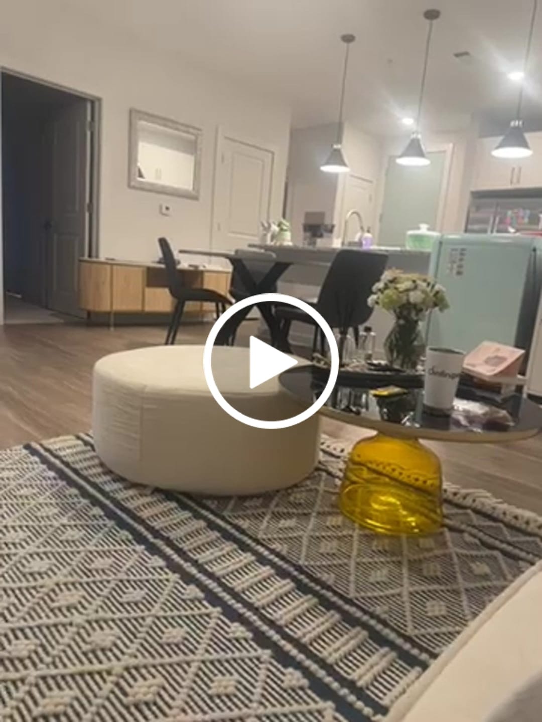 Customer video review of C8 Round Pouf Ottoman