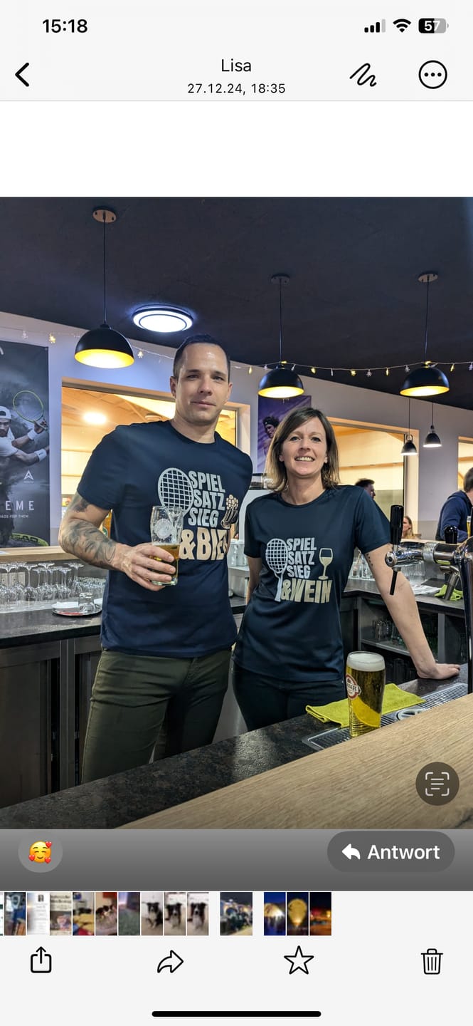 Customer photo review of Spiel Satz Sieg Bier | Herren Sport T-Shirt