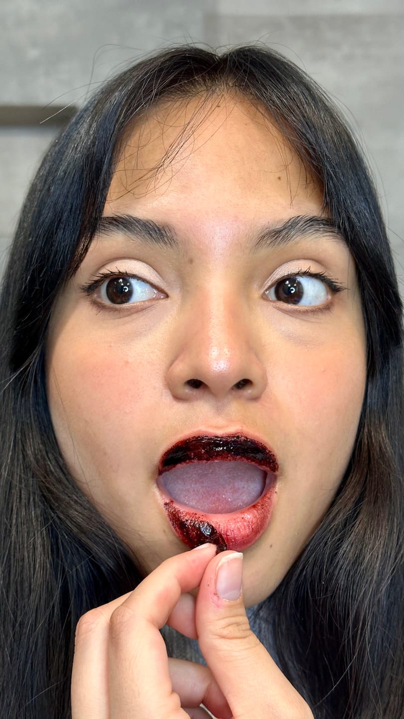 Customer photo review of Peel-off Lip Stain
