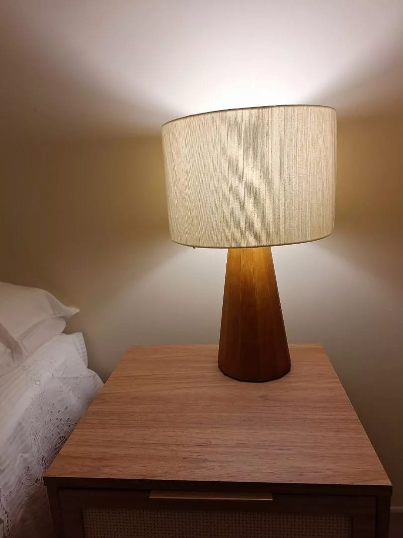 Customer photo review of Abajur de Mesa Wooden Cúpula de Linho