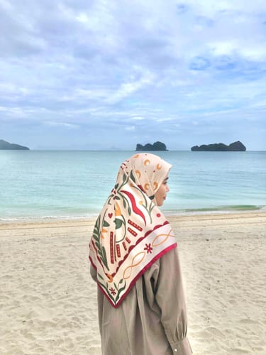 Customer photo review of Berangan Square (Neutral)