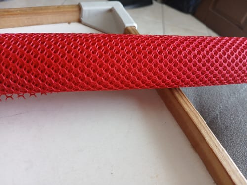 Customer photo review of TELA ENGOMADA VOLEI COR VERMELHO