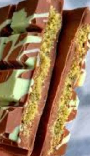 Customer photo review of Knafeh Chocolate Bar (Pistachio)