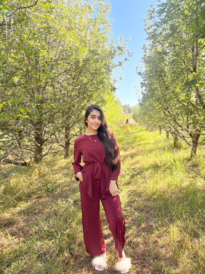 Customer photo review of Sarah Set - Maroon